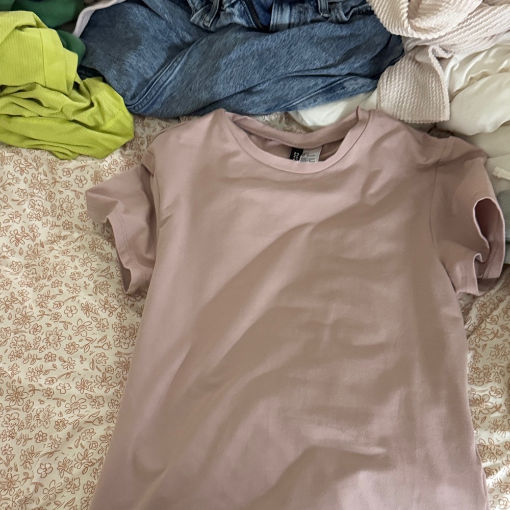 H&M Purple Short Sleeve T-Shirt